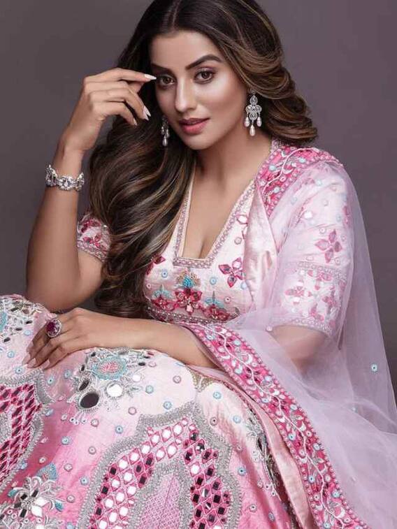 अक्षरा सिंह का सादगी भरा अंदाज़ छू लेगा आपका दिल