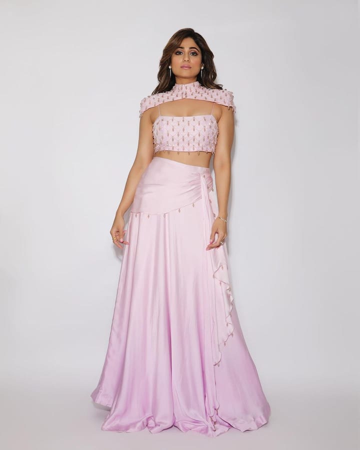 शमिता नेहमीच तिच्या चित्रपटांपेक्षा तिच्या वैयक्तिक आयुष्यामुळे जास्त चर्चेत असते. (फोटो सौजन्य: shamitashetty_official/इंस्टाग्राम)