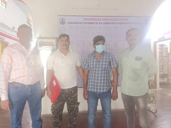 Mumbai: दिग्दर्शकाच्या नावाने बोगस फेसबुक अकाउंटवरून तरुणींशी चॅटिंग करणाऱ्या इंजिनिअरला अटक; वर्सोवा पोलिसांची कारवाई Mumbai: दिग्दर्शकाच्या नावाने बोगस फेसबुक अकाउंटवरून तरुणींशी चॅटिंग करणाऱ्या इंजिनिअरला अटक; वर्सोवा पोलिसांची कारवाई