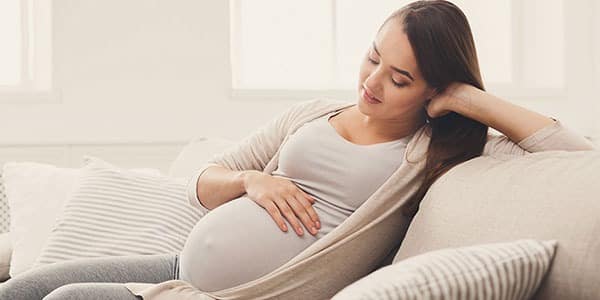 Reasons can increase the risk of preeclampsia in pregnant women Women: પ્રેગ્નન્સીમાં સખત માથામાં થાય છે દુખાવો, આ લક્ષણને ન કરો ઇગ્નોર, હોઇ શકે આ બીમારી