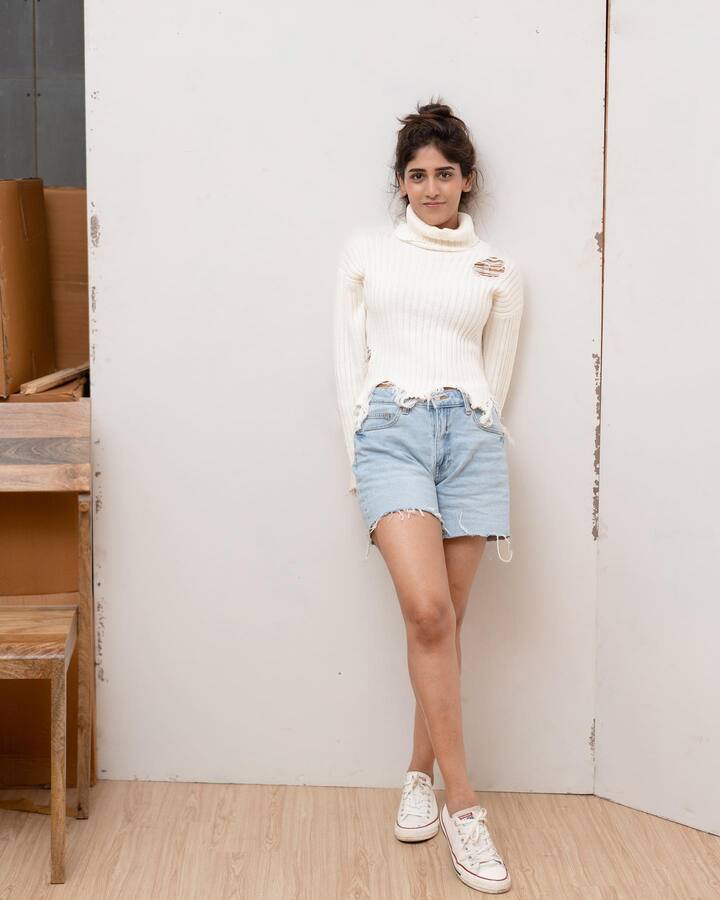 వెస్ట్రన్ డ్రెస్సులో తెలుగింటి అమ్మాయి అదిరిపోయింది. -Image Credit: Chandini Chowdary/Instagram