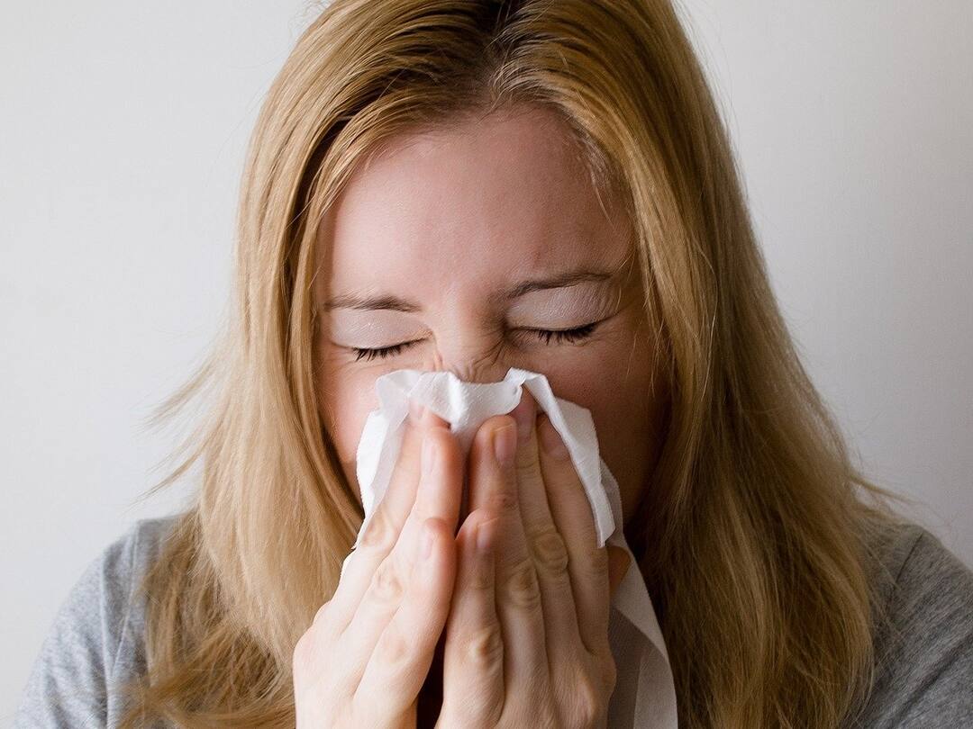 Bleeding Nose Try These Tips To Prevent It Bleeding Nose : ముక్కు నుంచి రక్తం కారుతోందా? ఇలా చేసి ఆపేద్దాం