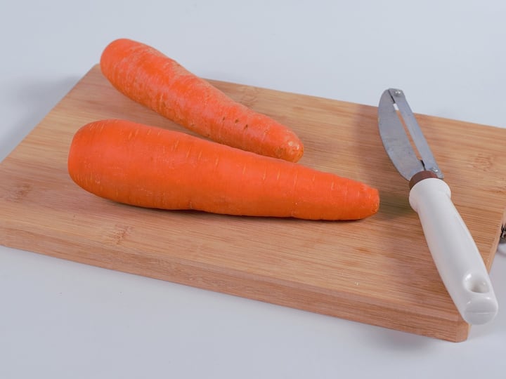 Interesting And Healthy Uses Of Carrot Peel Carrot Peel Benefits: క్యారెట్ తొక్కతో ఎన్నో ప్రయోజనాలో  తెలిస్తే ఇంకెప్పుడు వాటిని పారెయ్యరు