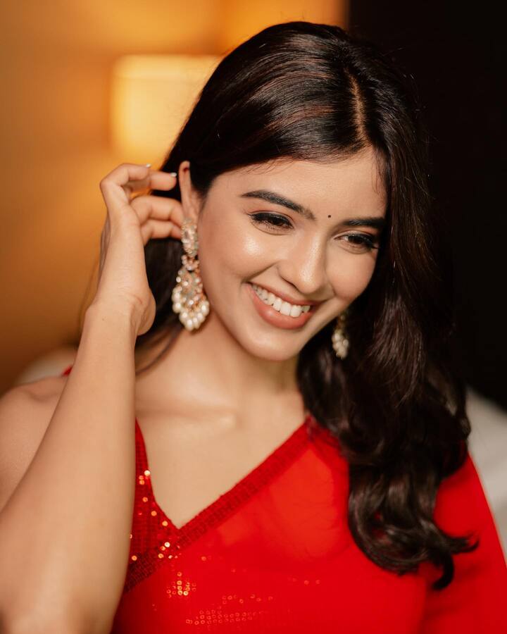 ప్రస్తుతం.. ‘హనుమాన్‌’ అనే చిత్రంలో నటిస్తున్నది.  తేజ సజ్జ హీరోగా ప్రశాంత్‌ వర్మ ఈ సినిమాను తెరకెక్కిస్తున్నారు. Photo@amritha_aiyer/instagram