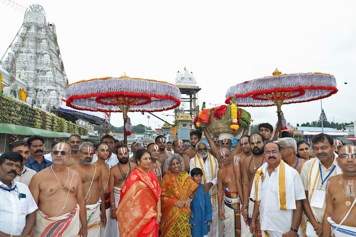 తిరుమలకు చేరుకున్న శ్రీవిల్లి పుత్తూరు మాలలు