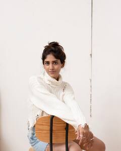 Chandini Chowdary: తెలుగింటి పిల్ల వెస్ట్రన్ డ్రెస్‌లో అదిరిందిగా