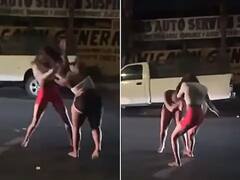 Viral Video: ਰੋਡ 'ਤੇ ਆਪਸ 'ਚ ਲੜਦੀਆਂ ਨਜ਼ਰ ਆਈਆਂ ਦੋ ਔਰਤਾਂ, ਇੱਕ ਦੂਜੇ 'ਤੇ ਕੀਤੀ ਲੱਤਾਂ ਅਤੇ ਥੱਪੜਾਂ ਦੀ ਬਾਰਿਸ਼! ਹੈਰਾਨੀਜਨਕ ਵੀਡੀਓ