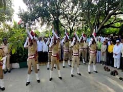 Latur Earthquake : लातूर भूकंपाची 29 वर्षे: हवेत बंदुकीच्या फैरी झाडून भूकंपातील मृतांना अभिवादन 