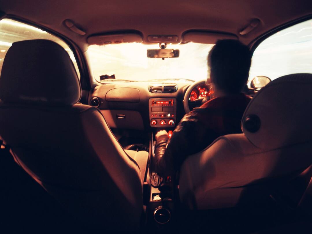 Viral Pic Dont call me Bhaya and Uncle Uber driver notice on car seat goes viral Viral Pic: అనసూయ బాటలో ఉబర్ క్యాబ్ డ్రైవర్, మాటల్లేవ్ ఆ బోర్డే చెప్పేస్తుంది!