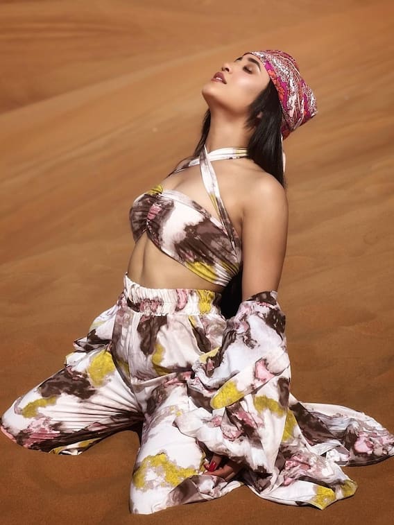 शिवांगी जोशी के सिजलिंग लुक को देख उड़ जाएंगे होश