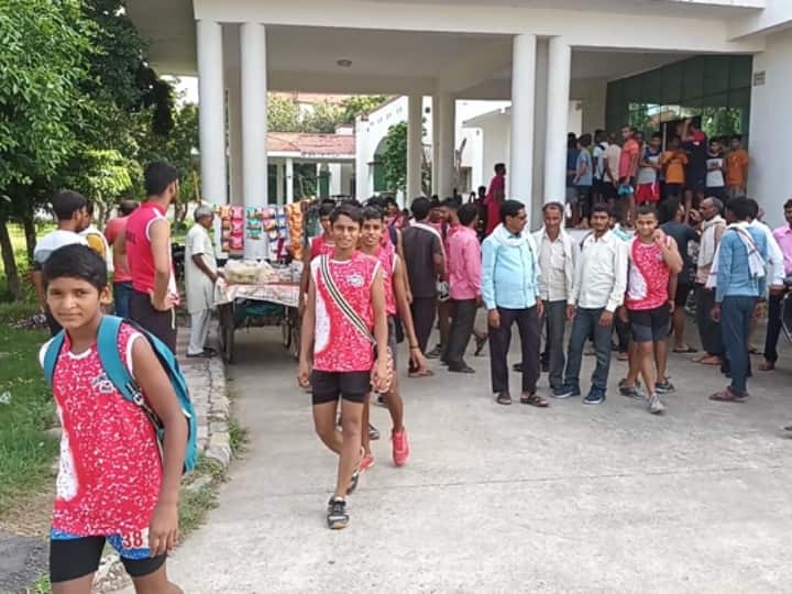 Etawah News Children struggling for basic facilities in Saifai Medical College ANN Etawah: सैफई के स्पोर्ट्स कॉलेज की बदहाली से बच्चे परेशान, बुनियादी सुविधाओं का है अभाव