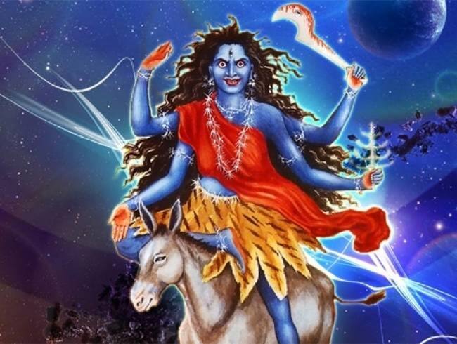 Navratri 2022: On the 7th day of Navratri do worship of maa kalratri know puja vidhi and mantra Navratri 2022 Day 7 Puja: નવરાત્રીના સાતમા દિવસે થાય છે માતા કાળરાત્રીની પૂજા, જાણો પૂજા વિધિ અને મંત્ર