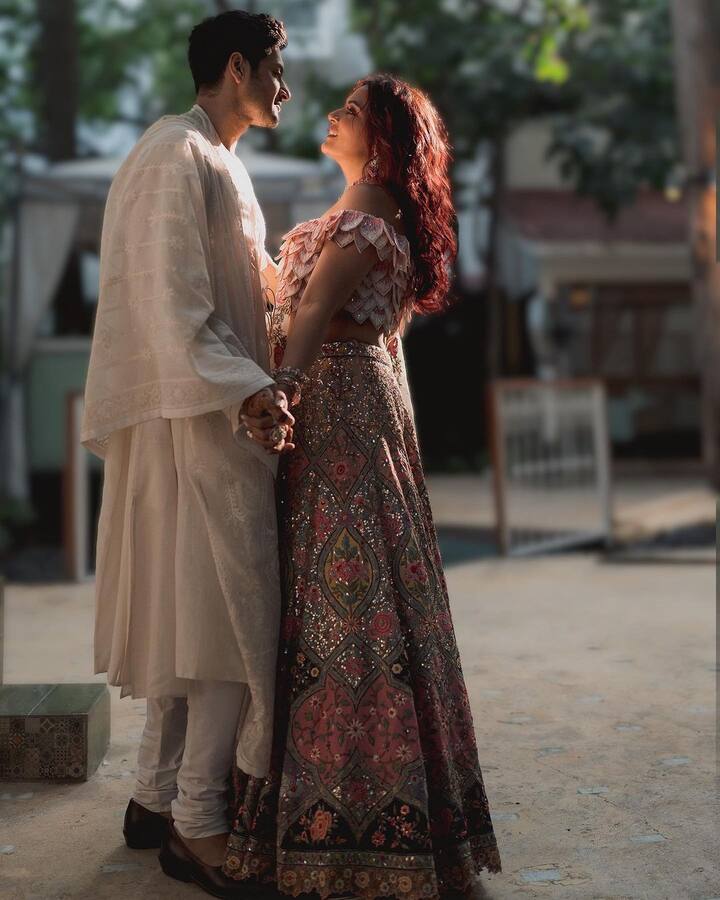 लंबे समय से एक दूसरे को डेट करने के बाद अब ये क्यूट कपल हमेशा-हमेशा के लिए एक दूजे का होने वाला है.