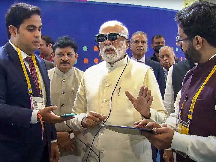 डिजिटल इंडिया देश के विकास का बहुत बड़ा विजन है. इस विजन का लक्ष्य है उस तकनीक को आम लोगों तक पहुंचाना, जो लोगों के लिए काम करें, लोगों के साथ जुड़कर काम करें.