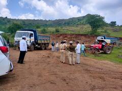 PHOTO: सपाटीकरणाची परवानगी असताना 9 एकर डोंगर पोखरले, थेट जिल्हाधिकाऱ्यांनी केली कारवाई
