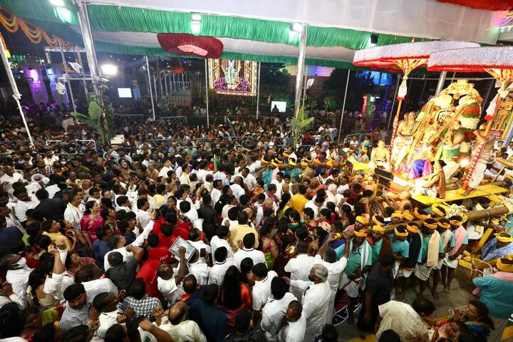 తిరుమలలో శ్రీవారి గరుడవాహన సేవ