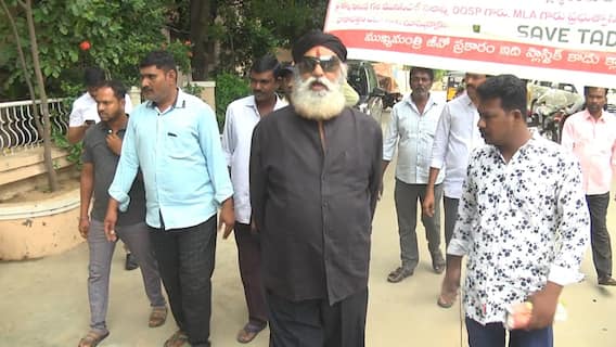 JC Prabhakar Reddy: ట్రాఫిక్ పోలీసుల తీరుకు నిరసనగా జేసీ ఆందోళన