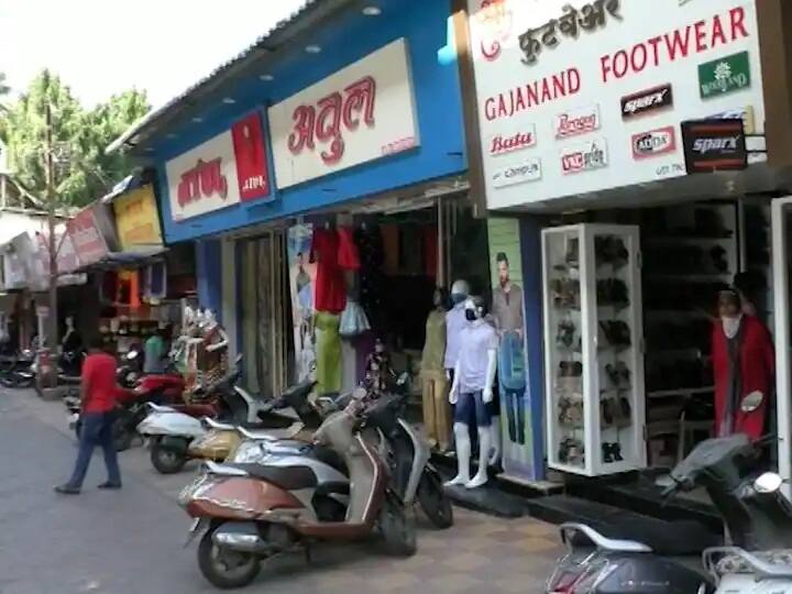 Mumbai News The deadline for making shop signs in Marathi has expired there is a possibility of penal action from Monday Mumbai News : दुकानांच्या पाट्या मराठीत करण्याची मुदत संपली, सोमवारपासून दंडात्मक कारवाई होण्याची शक्यता