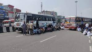 PRTC and Panbus Raw Employees Protest Chandigarh-Kharar National Highway today, protesting the recruitment of Outsourcing PRTC ਤੇ ਪਨਬੱਸ ਦੇ ਕੱਚੇ ਮੁਲਾਜ਼ਮਾਂ ਨੇ ਅੱਜ ਚੰਡੀਗੜ੍ਹ-ਖਰੜ ਨੈਸ਼ਨਲ ਹਾਈਵੇ ਕੀਤਾ ਜਾਮ , ਆਉਟਸੋਰਸਿੰਗ ਦੀ ਭਰਤੀ ਦਾ ਵਿਰੋਧ 