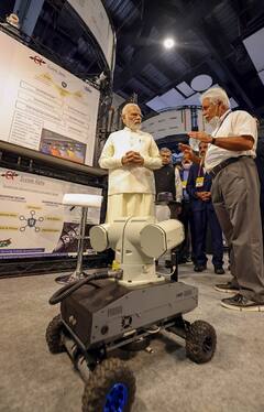 Narendra Modi: দিল্লিতে বসেই সুইডেনের গাড়ির 'টেস্ট ড্রাইভ' প্রধানমন্ত্রীর