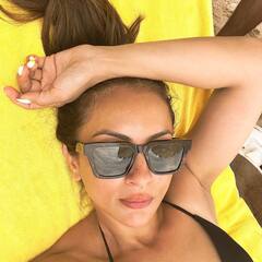 सोहेल खान की एक्सवाइफ ने शेयर की ऐसी ग्लैमरस तस्वीरें, सोशल मीडिया पर मचाई सनसनी