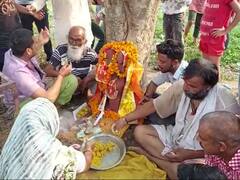 हाथरस के BSA ऑफिस में जमीन में हुई खुदाई में मिली हनुमान की प्रतिमा, अब मंदिर बनाने पर हो रहा विचार