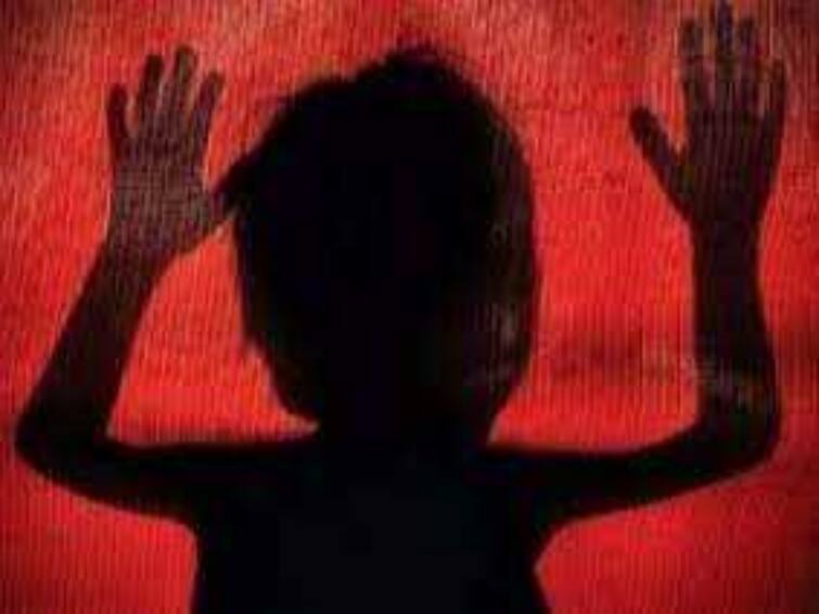 Bihar 6 year old beaten to death for eating apple meant for durga puja Crime : பூஜைக்காக வைக்கப்பட்ட ஆப்பிளை சாப்பிட்ட 6 வயது சிறுவன் அடித்துக்கொலை.. பீஹாரில் பயங்கரம்..
