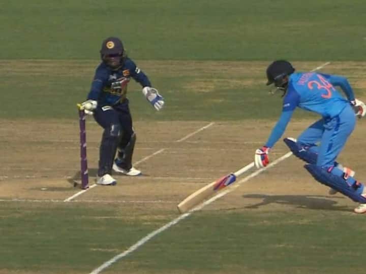 Yuvraj Singh Slams Third-Umpire's Controversial Run-Out Call Against Pooja Vastrakar - Watch Video Yuvraj Singh Slams Third-Umpire's Controversial Run-Out Call Against Pooja Vastrakar - Watch Video