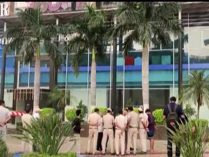 Fire Breaks Out At Mall In Gurugram, Fire Tenders Rushed To Spot  Fire Breaks Out At Mall In Gurugram, Fire Tenders Rushed To Spot 