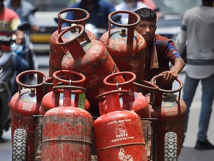 LPG Price: બજેટ 2023 પહેલા એલપીજી ગેસ સિલિન્ડરની કિંમતો થઈ જાહેર, જાણો કેટલો છે ભાવ