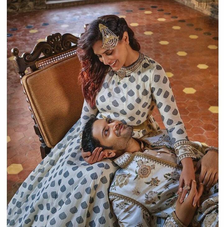 सोशल मीडिया पर अली और ऋचा की इन लेटेस्ट तस्वीरों को काफी पसंद किया जा रहा है. फैंस इस कपल की इन फोटो पर जमकर प्यार लुटा रहा है.