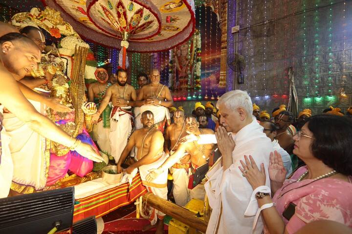 తిరుమల శ్రీవారి గరుడవాహన సేవలో పాల్గొన్న సీజేఐ జస్టిస్ లలిత్