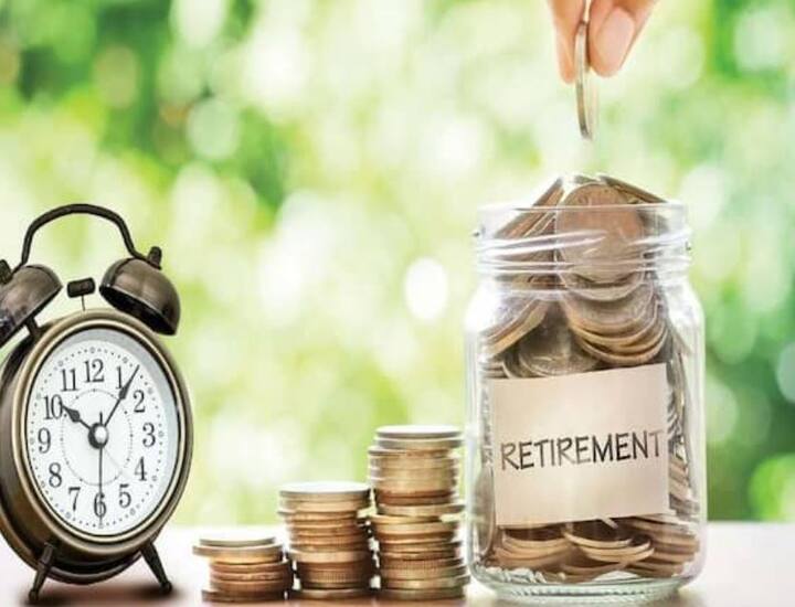 आजपासून नॅशनल पेन्शन स्कीमचं ई-नॉमिनेशनची प्रक्रिया खूप सोपी झाली आहे. आता ई-नामांकन केल्यानंतर, तुमचा अर्ज नोडल ऑफिसरकडे ऑनलाइन पाठवला जाईल. या विनंतीवर काही दिवसांत कोणतीही कार्यवाही झाली नाही, तर अशा परिस्थितीत हा अर्ज स्वीकारला आहे, असं मानलं जाईल.