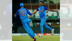 অর্শদীপকে কিংবদন্তি ভারতীয় পেসারের সঙ্গে তুলনা করলেন কামরান আকমল