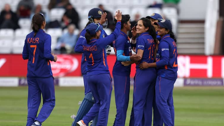 Women's Asia Cup 2022, IND vs SL: Preview and stats and records Women's Asia Cup 2022: প্রথম দিনেই শ্রীলঙ্কার মুখোমুখি ভারত, কোথায়, কখন দেখবেন হরমনপ্রীতদের ম্যাচ?