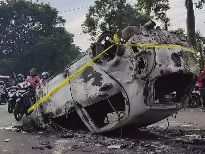 इंडोनेशिया के राष्ट्रपति ने इस हादसे के लिए जांच के आदेश दे दिए हैं. जांच पूरी होने तक BRI लीग के सभी मैच रद्द कर दिए गए हैं.