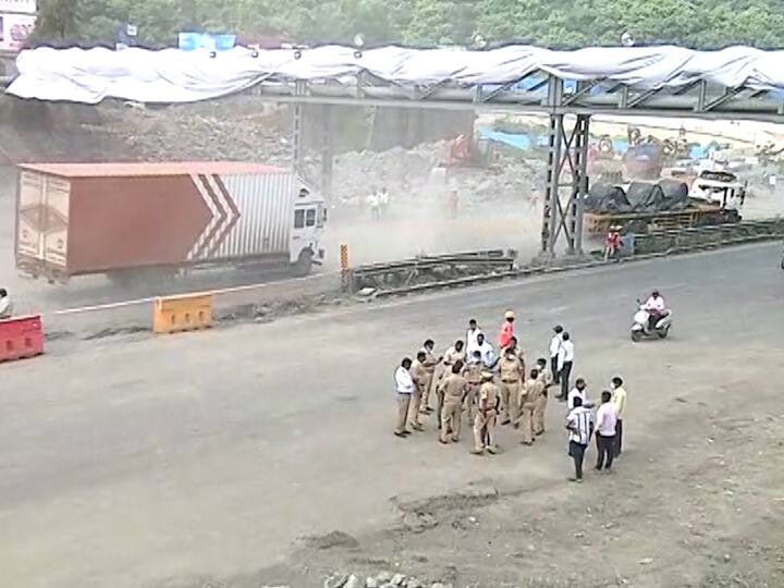 पुण्यातल्या वाहतूक कोंडीसाठी कारणीभूत ठरणारा चांदणी चौकातला पूल रात्री 1 वाजून 7 मिनिटांनी जमीनदोस्त झाला.