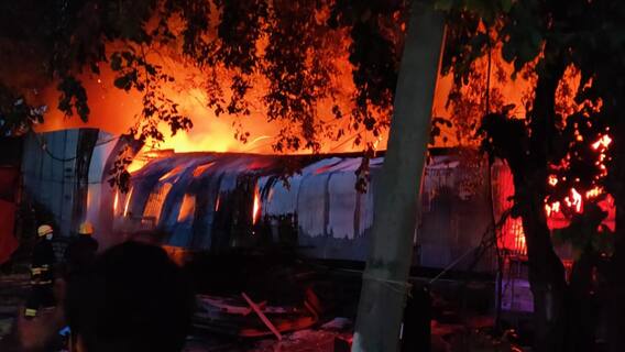Hyderabad Fire Accident: అగ్నిప్రమాదంలో 30 లక్షల ఆస్తి నష్టం | DNN | ABP Desam