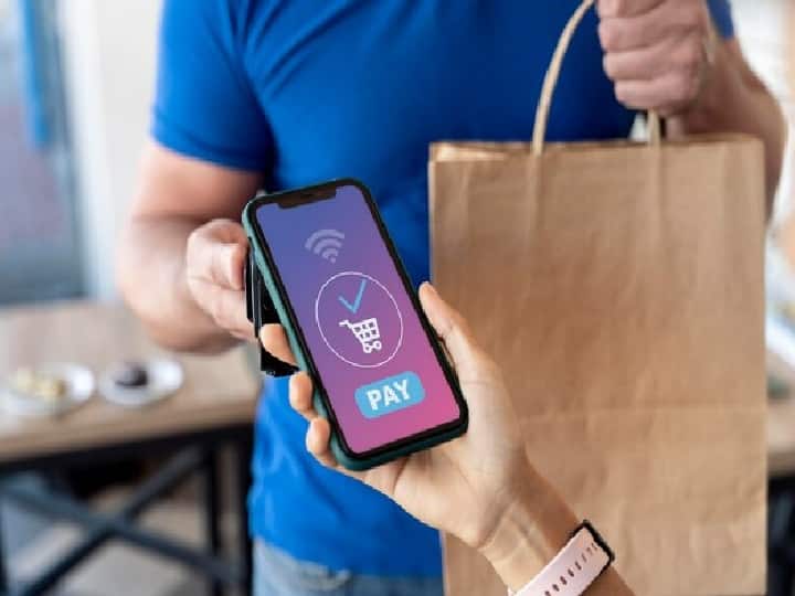 Fintech startup Cred launched Scan & Pay feature know process how to use it CRED ने अपने ग्राहकों के लिए शुरू की नई सुविधा! 'Scan & Pay' के जरिए आप कर पाएंगे UPI पेमेंट