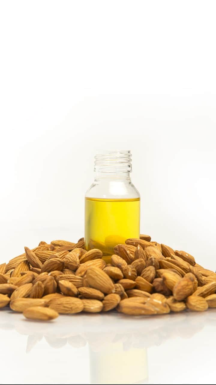 Winter care benefits of using almond oil on skin hair and for eating Skin care Tips: બદામનું તેલ લગાવાથી થાય છે આ અદભૂત ફાયદા