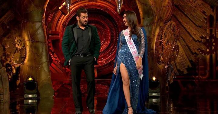 अखेर चाहत्यांची प्रतीक्षा संपली आहे. टीव्हीचा सर्वात मोठा वादग्रस्त आणि हिट रिअॅलिटी शो धमाकेदार सुरू झाला आहे. (फोटो सौजन्य:manyasingh993/इंस्टाग्राम)