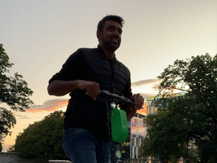 अश्विन की शिक्षा पद्म शेषाद्री बाला भवन और सेंट बेड्स एंग्लो इंडियन हायर सेकेंडरी स्कूल में हुई. उन्होंने एसएसएन कॉलेज ऑफ इंजीनियरिंग से इनफार्मेशन टेक्नोलॉजी में बीटेक किया है.