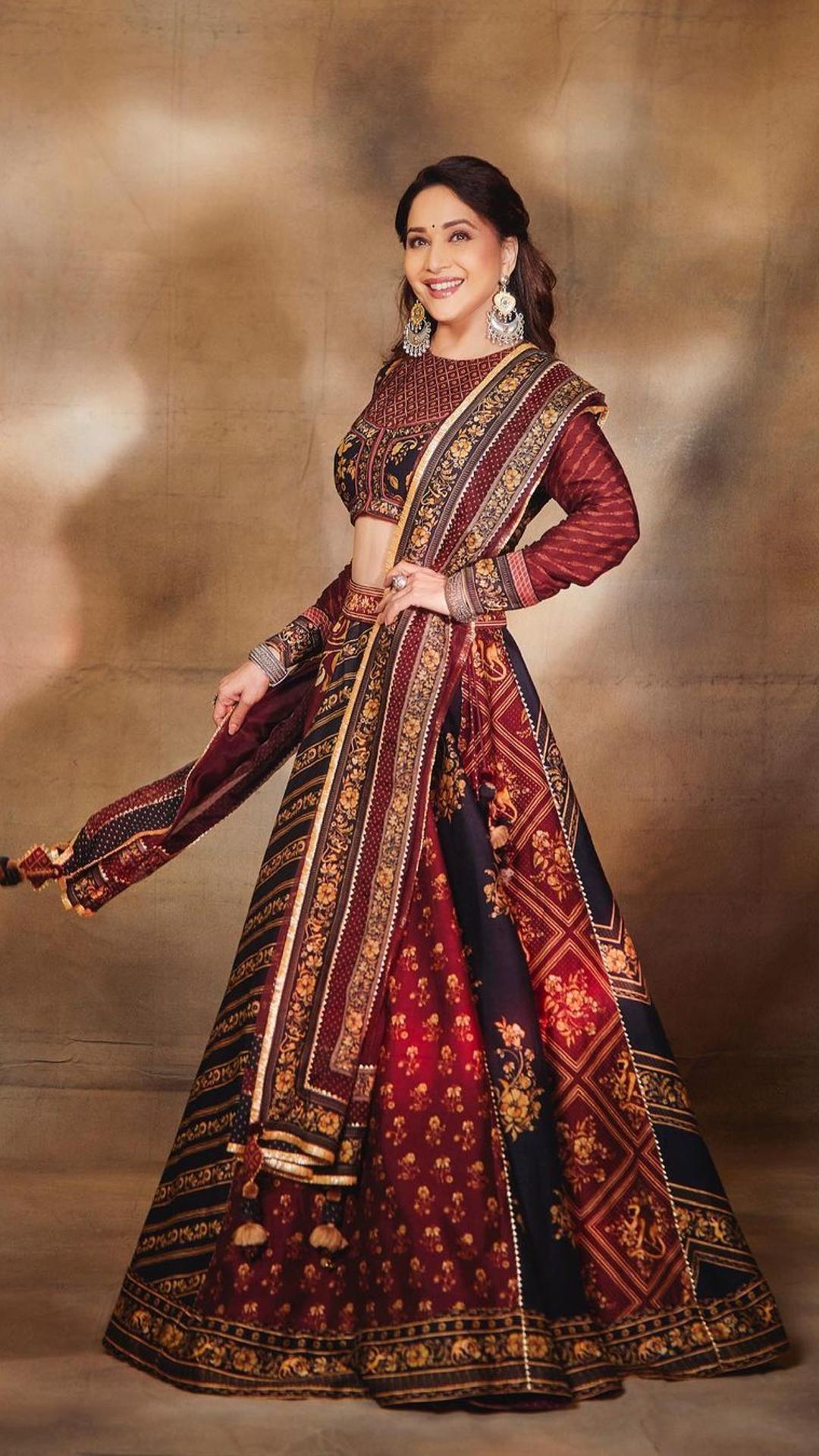 Semi-Stitched Embroidery Dark Maroon Bridal Lehenga, Size: Free Size at Rs  8100 in Surat