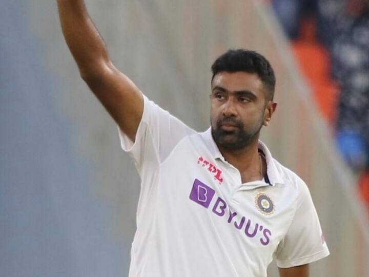 ​​R Ashwin Education: रविचंद्रन अश्विन (R Ashwin) भारतीय टीम के के सफलतम गेंदबाजों में से एक हैं. अश्विन का जन्म 17 सितंबर 1986 को चेन्नई के एक तमिल ब्राह्मण परिवार में हुआ था. अश्विन पढ़ने लिखने में भी बेहद अच्छे हैं.