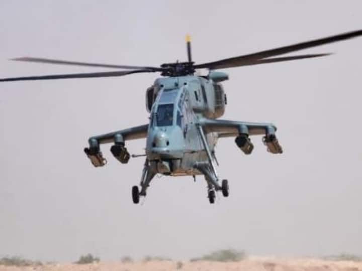 Defence News Indian Army To Get First LCH Indigenous Light Combat Helicopter To Deploy Along LAC Developed By HAL Defence News: भारतीय वायुसेना में सोमवार को शामिल होगा स्वदेशी हल्का लड़ाकू हेलीकॉप्टर, बढ़ेगी देश की सैन्य ताकत