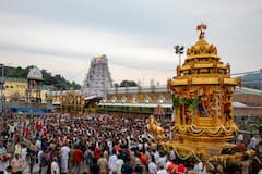 In Pics : స్వర్ణరథంపై తిరుమాడ వీధుల్లో విహరించిన శ్రీవారు