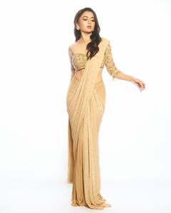 PHOTO: तेजस्वी प्रकाशच्या स्टाईलने चाहते घायाळ; साडीतही दिसते झकास!