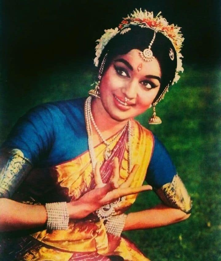 60-70 च्या दशकात आशा पारेख केवळ त्यांच्या चित्रपटांसाठीच नाही, तर त्यांच्या मजबूत मानधनासाठी देखील ओळखल्या जात होत्या. आशा पारेख त्या दशकात सर्वाधिक मानधन घेणाऱ्या अभिनेत्रींपैकी एक होत्या.