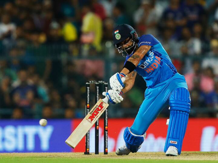 Virat kohli becomes first Indian and fourth world wide bastman to score 11000 runs in t20 cricket IND vs SA: कोहली ने बना डाला 'विराट' रिकॉर्ड, टी20 में 11000 रन बनाने वाले पहले भारतीय बने