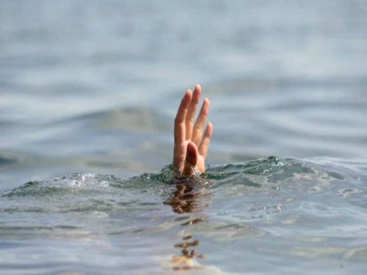Rangareddy district four children drowned to death in pond Rangareddy News : రంగారెడ్డి జిల్లాలో విషాదం, ఈతకు వెళ్లి నలుగురు చిన్నారులు మృతి